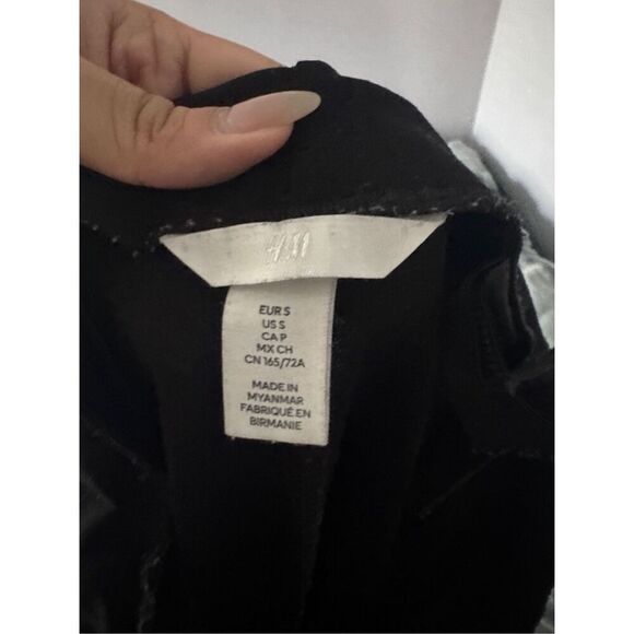 H&M Black Leggings Size Small - Picture 3 of 3